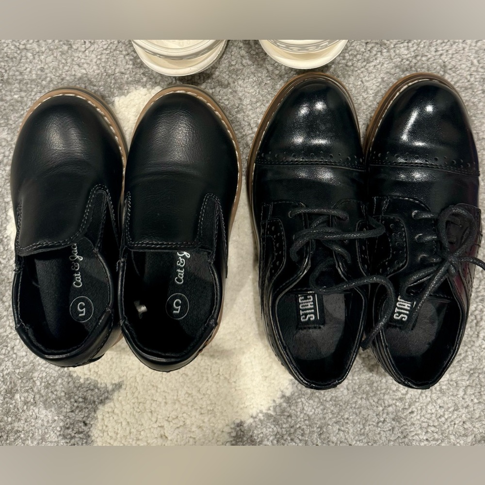 Boys shoes size 5